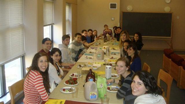 BC Hillel Connects Students to Jewish Tradition Through Shabbat Dinners, Holy Day Events