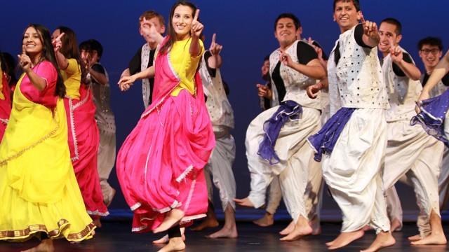 SASA Brings South Asian Culture To Robsham Theatre In 'Parivaar' Show