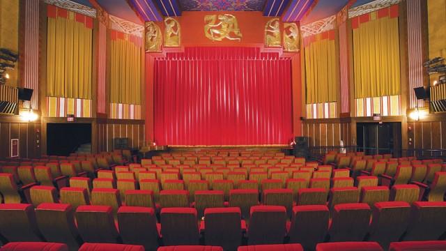 Coolidge Corner Theatre Offers Vintage Movie Experience