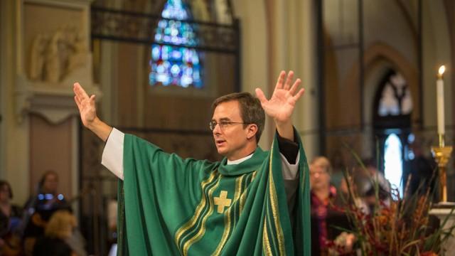BC Trustee Returns To Nebraska Roots As New President Of Creighton