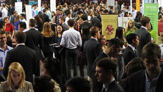 Career Center Discusses Internship Recruitment, Career Paths