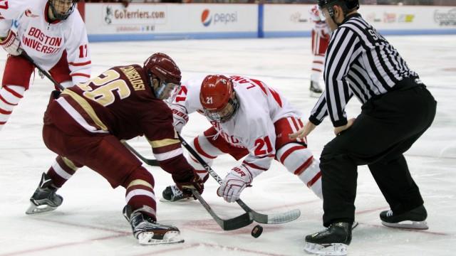 Austin Cangelosi sets for the faceoff