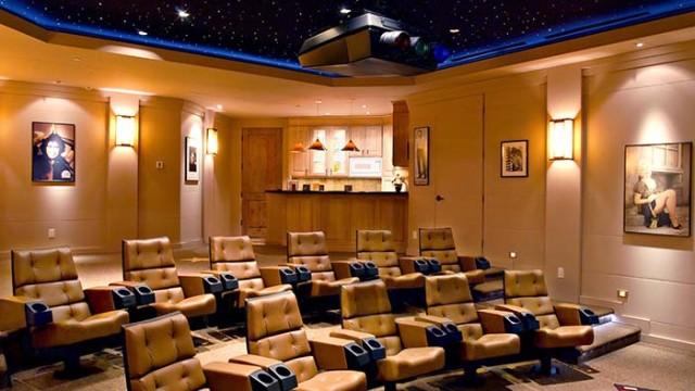Reminiscent of the Theaters of Ole