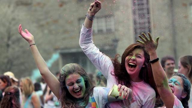holi