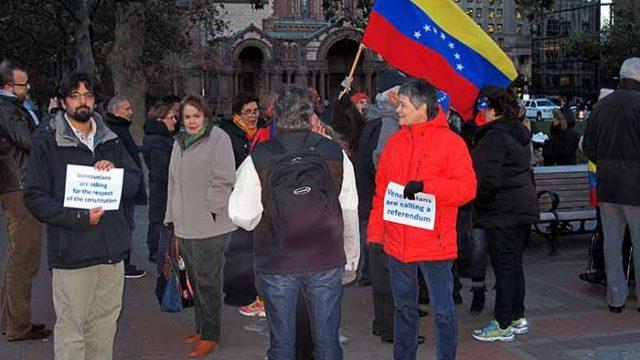 Venezuelan Expatriates Hold Solidarity Demonstration in Copley Square