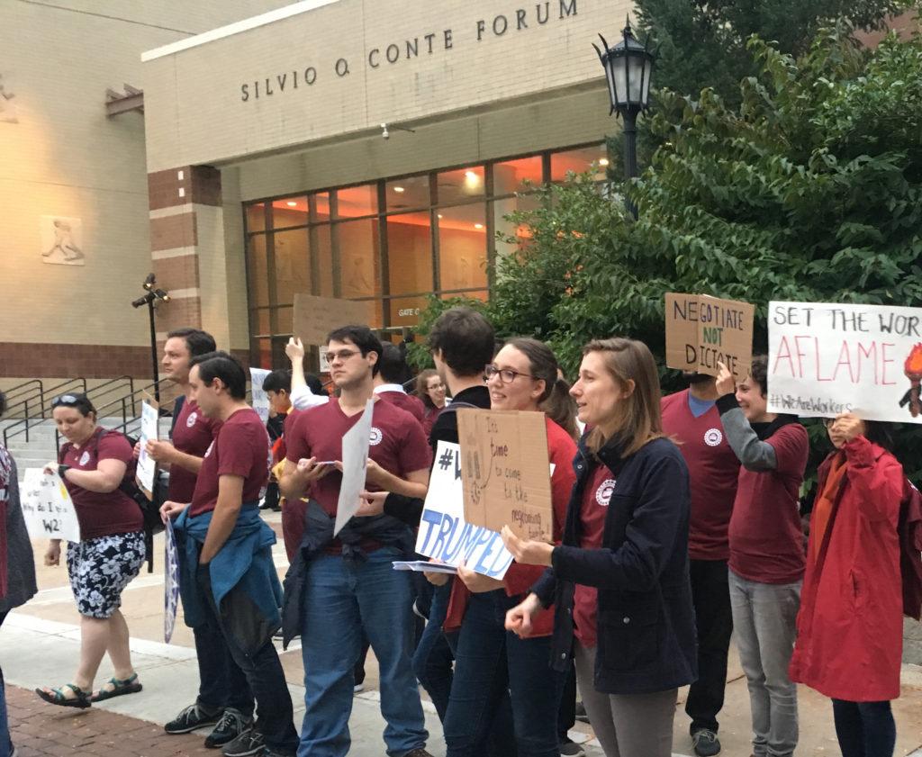 Graduate Union Interrupts Parents' Weekend Event, Pickets Pops on the Heights