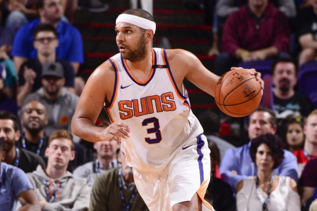 PHOENIX, AZ - NOVEMBER 6:  Jared Dudley #3 of the Phoenix Suns handles the ball against the Brooklyn Nets on November 6, 2017 at Talking Stick Resort Arena in Phoenix, Arizona. NOTE TO USER: User expressly acknowledges and agrees that, by downloading and or using this photograph, user is consenting to the terms and conditions of the Getty Images License Agreement. Mandatory Copyright Notice: Copyright 2017 NBAE (Photo by Barry Gossage/NBAE via Getty Images)