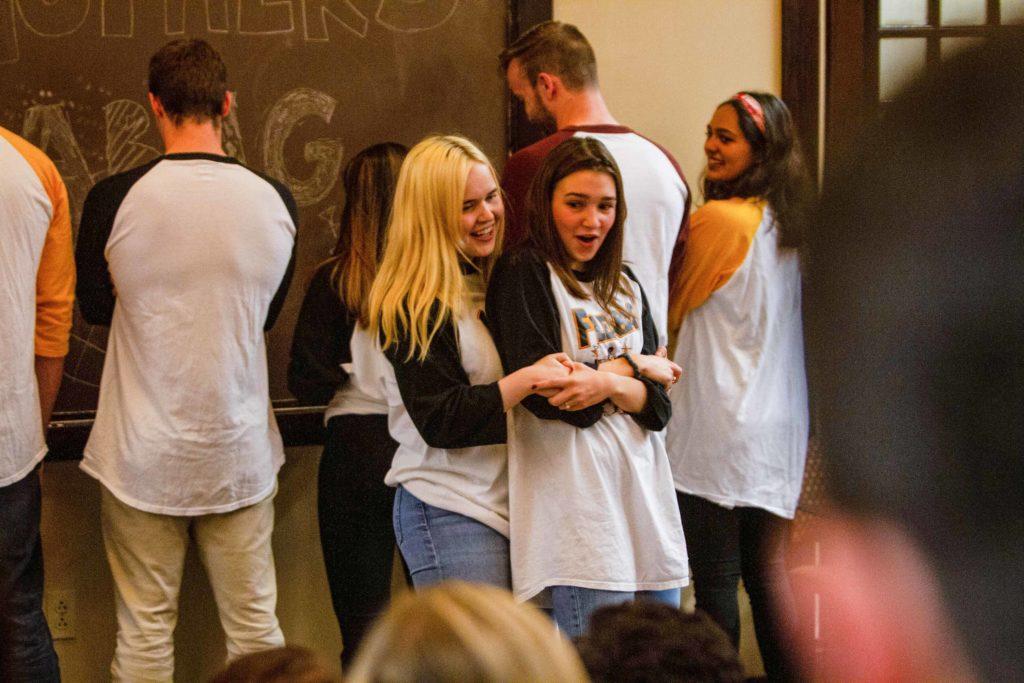 Fleabag Veterans, Rookies Delight at Fall Café