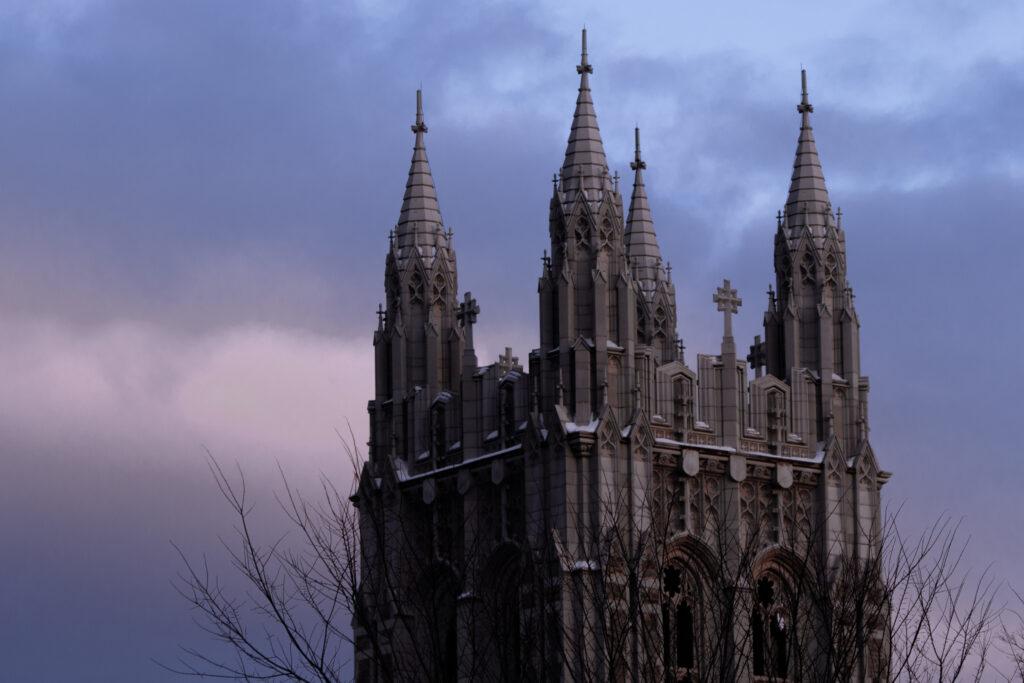 Jesuits Discuss How to Learn at First Installment Jesuit Studies Cafe
