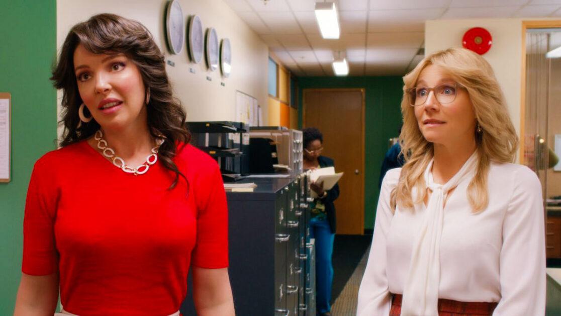 'Firefly Lane' Dances through Decades of Friendship