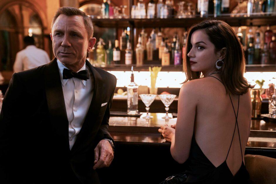 B25_39456_RC2James Bond (Daniel Craig) and Paloma (Ana de Armas) inNO TIME TO DIE, an EON Productions and Metro-Goldwyn-Mayer Studios filmCredit: Nicola Dove© 2020 DANJAQ, LLC AND MGM.  ALL RIGHTS RESERVED.