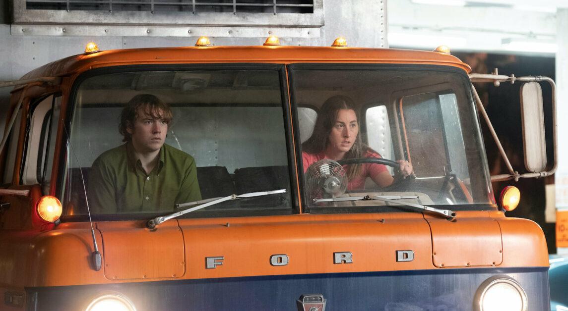 'Licorice Pizza' Melds Romance and Filmmaking Excellence
