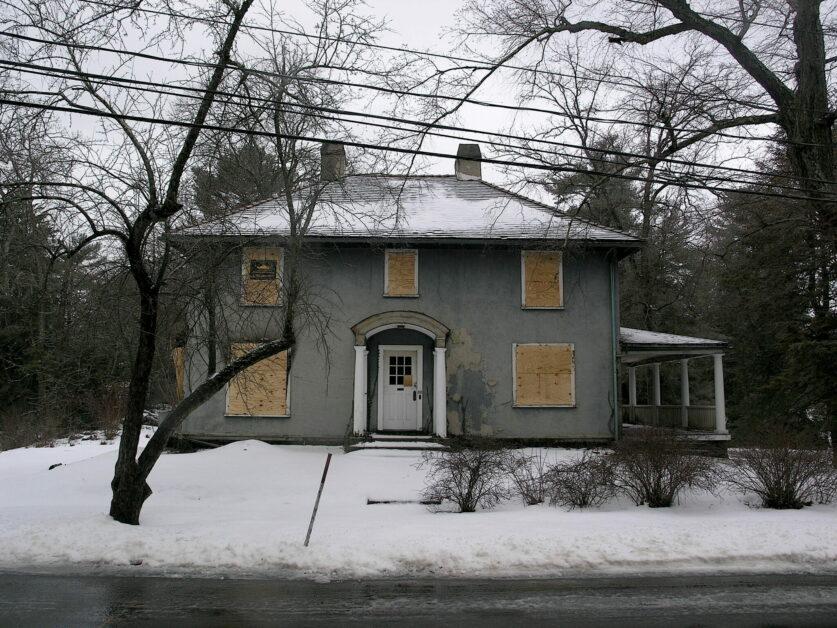 Brookline Police Charge 18-Year-Old with Arson Following House Fire Next to Pine Manor