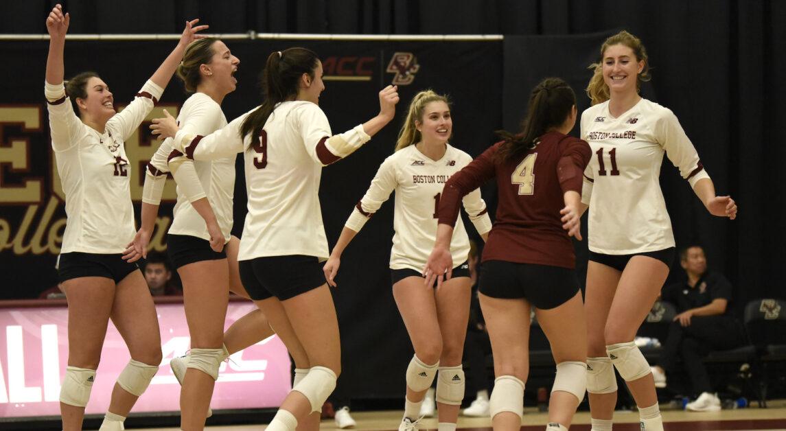 Alayna Crabtree and Katrina Jensen each recorded 15 kills to help lead BC to a 3–2 victory.(Brody Hannon / Heights Staff)