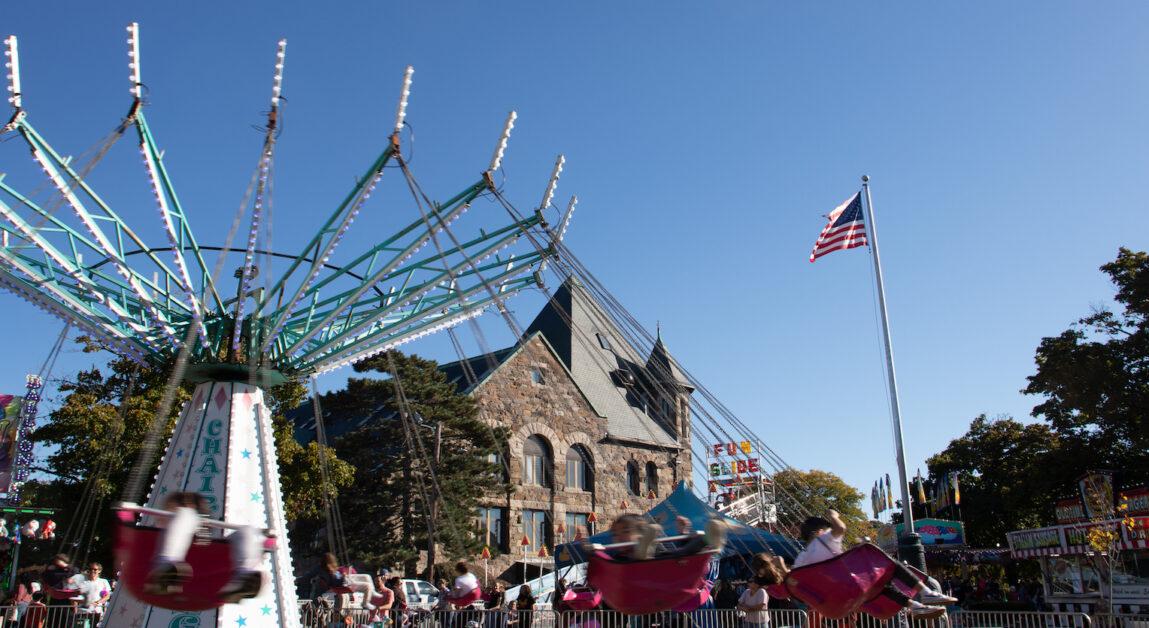 The two-day Harvest Fair brought businesses, government organizations, and residents together on the Newton Centre Green. (Victor Stefanescu / Heights Editor)