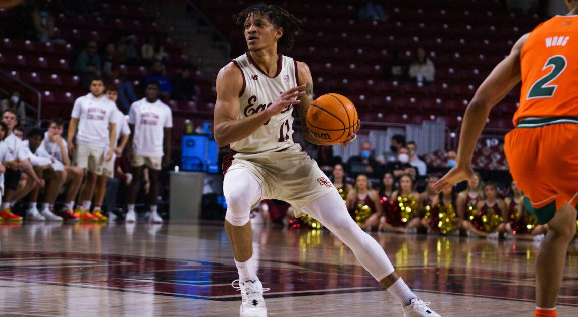 Makai Ashton-Langford finished the game with a season-high 21 points. (Nicole Wei / Heights Staff)