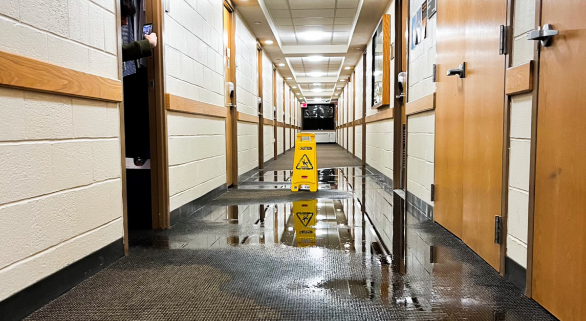Water seeps into the first floor hallway of Duchesne East. (Will Martino / For The Heights)