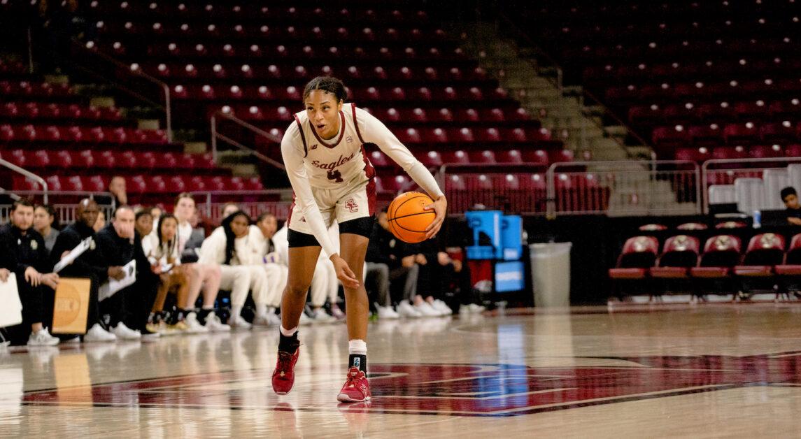  With 15 points and 11 assists, Taina Mair was the only Eagle with a double-double in the victory. (Nicole Wei / Heights Staff)