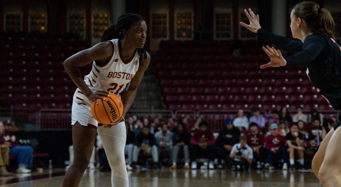 The Fighting Irish needed less than 15 minutes to establish a 30-point cushion on BC in Sunday’s contest. (Kenneth Chen / Heights Staff)