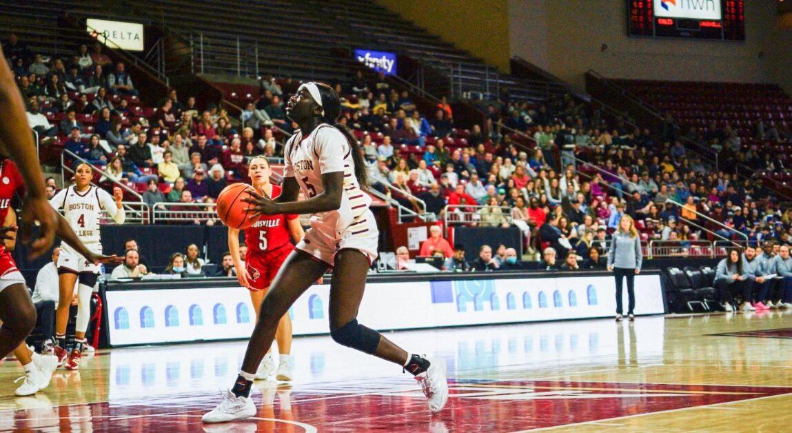 Sophomore center Maria Gakdeng led the Eagles in scoring with 22 points. (Nicole Wei / Heights Staff)