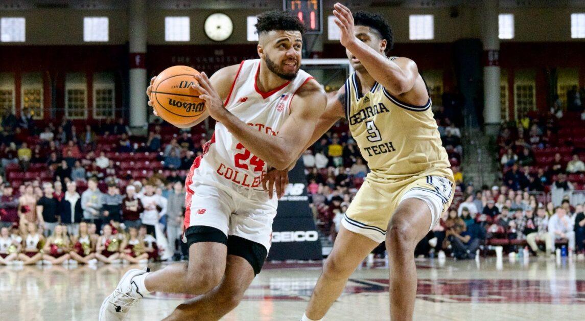 TJ Bickerstaff and CJ Penha Jr. (above) combined for 28 points on Saturday. (Alina Chen / Heights Staff)