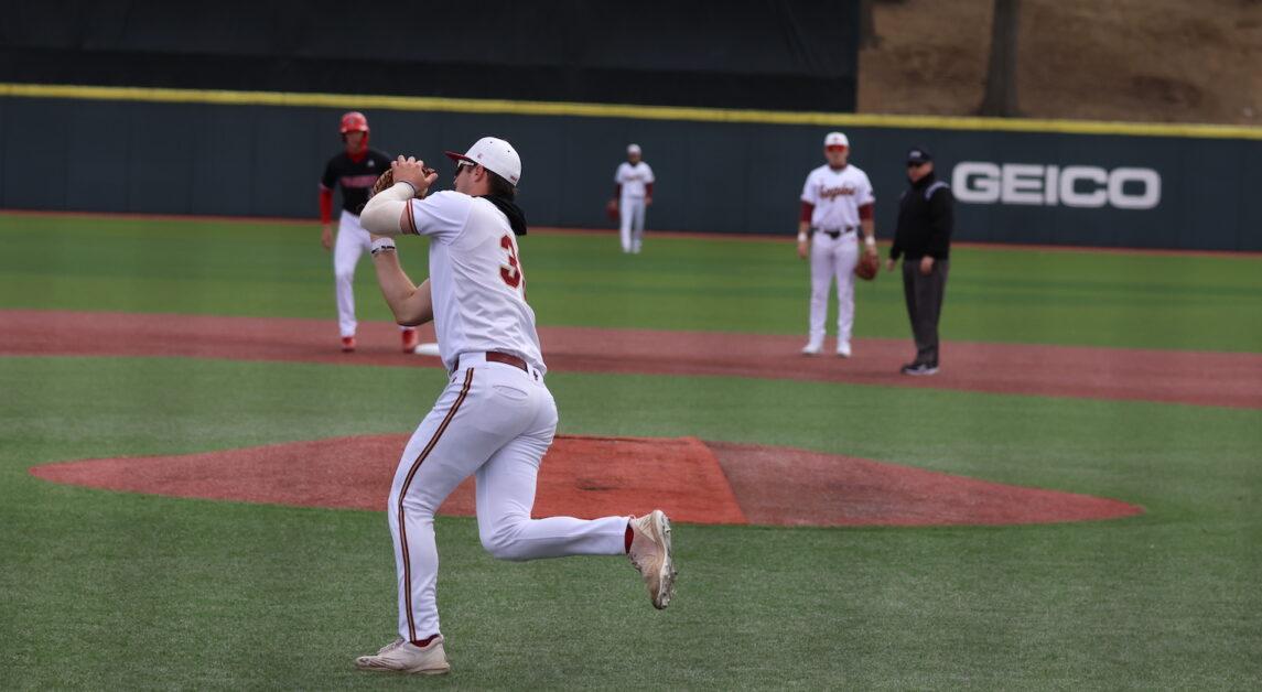 Joe Vetrano recorded three hits in Thursday’s loss against Louisville.(Kellen Davis / Heights Staff)