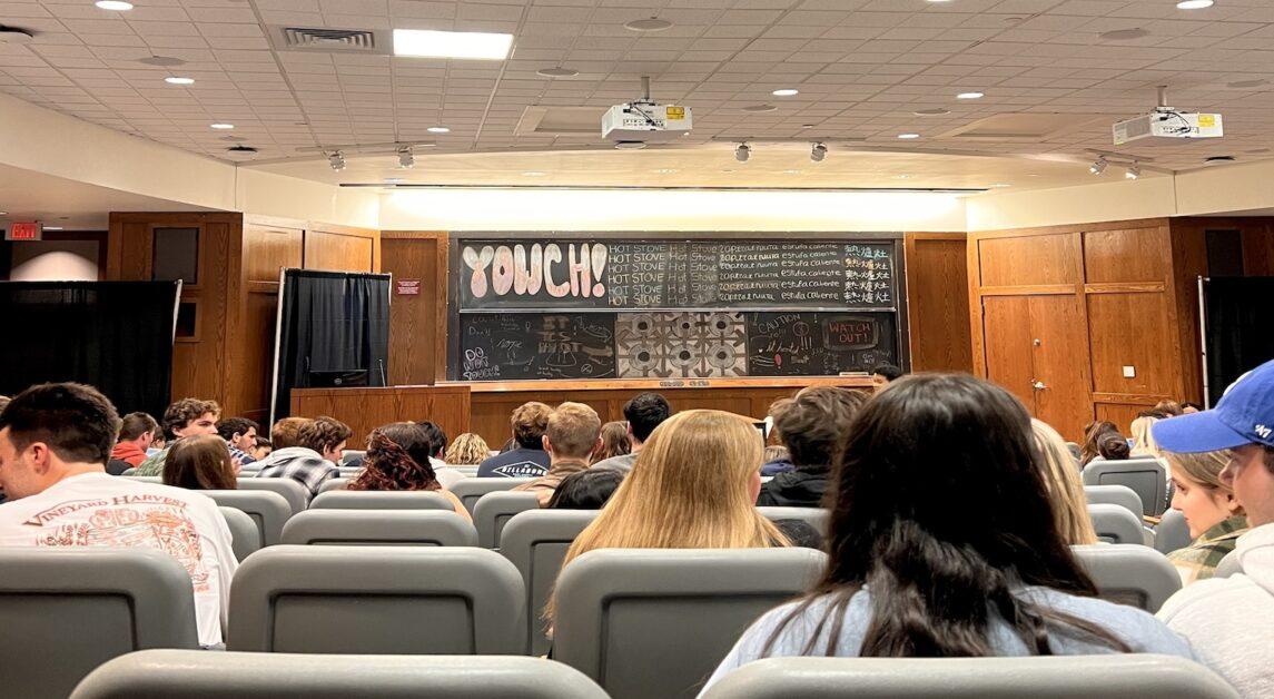 Asinine Energizes Packed Crowd With a Witty Performance 