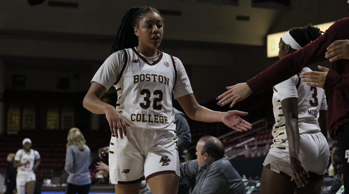 Teya Sidberry tallied 19 points in the loss. (Sarah Fleming / Heights Editor) 