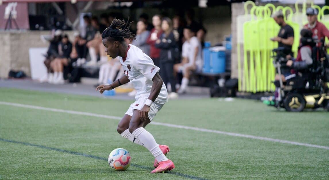 Xavier O’Neil, pictured, finished with four total shots in the game and an assist in an outing where he played 76 minutes. (Alina Chen / Heights Staff)