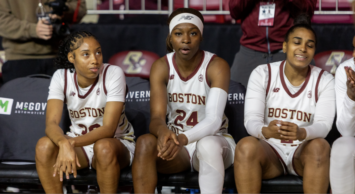 In the consolation game, there were 14 lead changes and six times where the score was tied. (Sarah Fleming / Heights Editor)