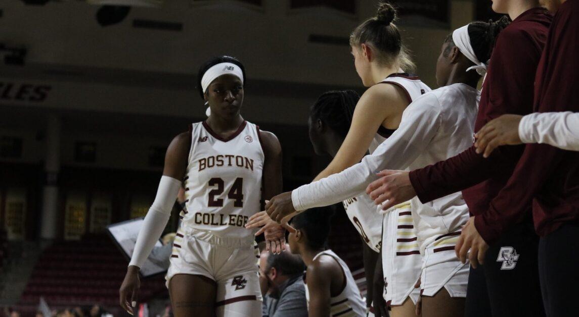 Dontavia Waggoner, pictured, scored a team-high 16 points. (Sarah Fleming / Heights Editor)