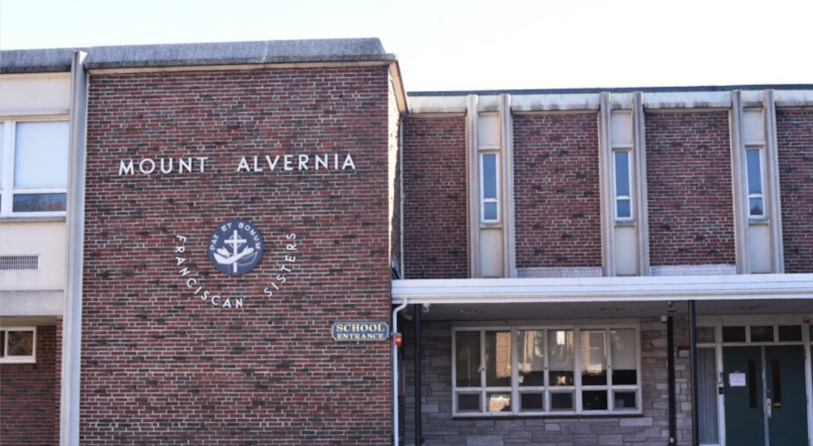  In a meeting with Newton city officials, University spokespeople announced plans for two renovations and the acquisition of a historic home. (Nicole Vagra / Heights Archives)
