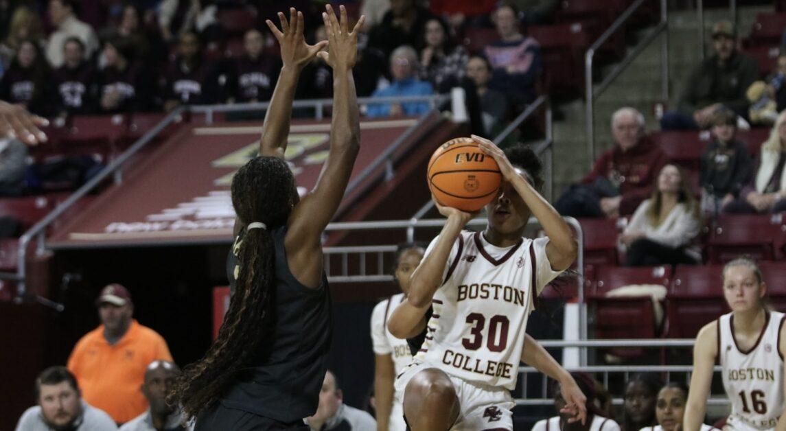 The Eagles lost its Sunday matchup despite shooting 50 percent from three. (Sarah Fleming / Heights Editor) 