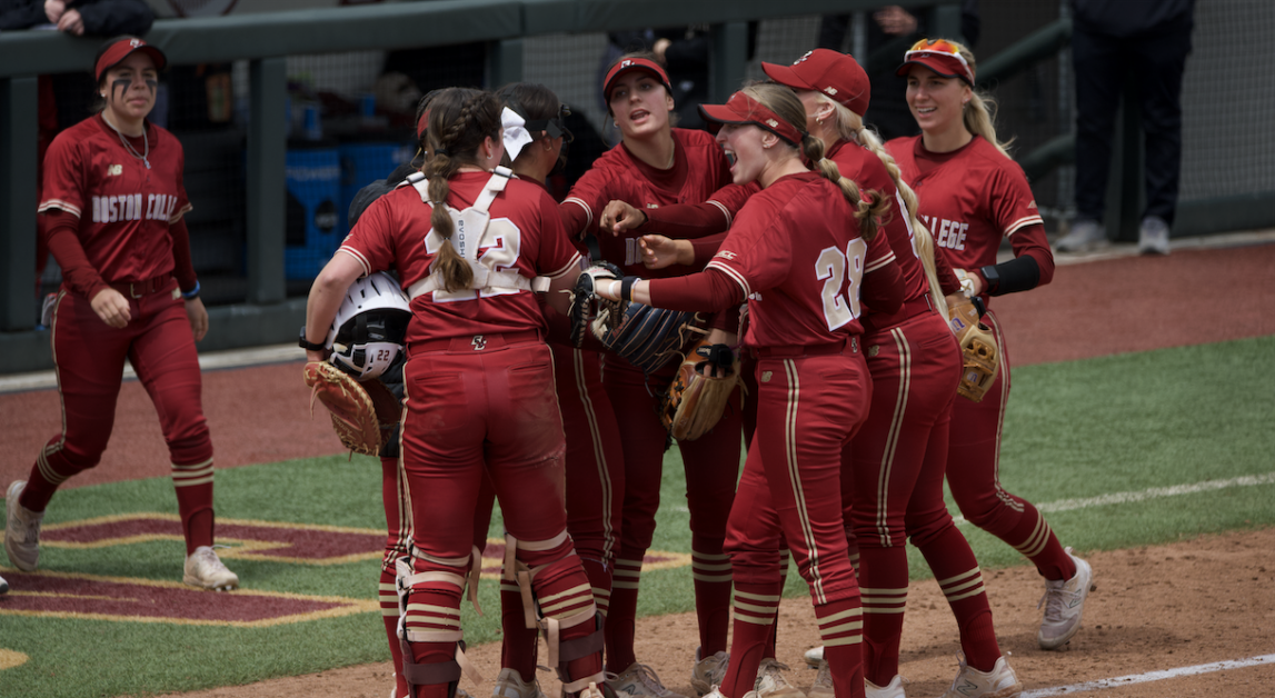 In the ninth inning, the Eagles inched past Santa Clara with a one-run win. (Paul Criado / Heights Staff)