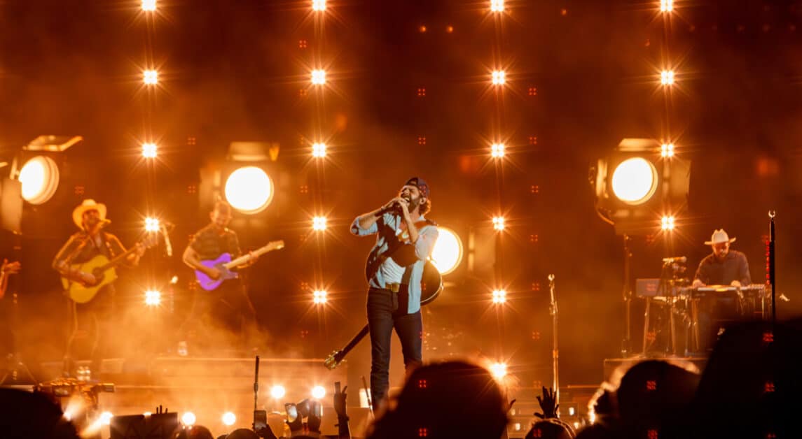 Thomas Rhett Brings All the Feels to Boston
